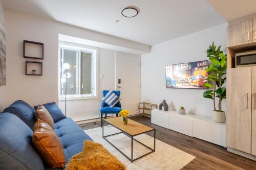 Amazing 4 Bedroom Unit in Downtown