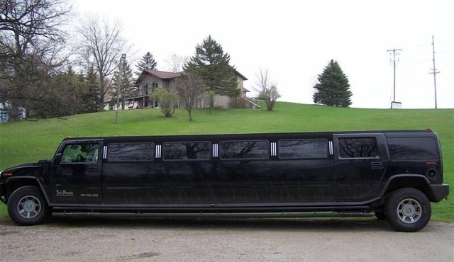 Amazing 4800 Sq Ft Home with Lake View! Hummer Limousine/or Bus Avail