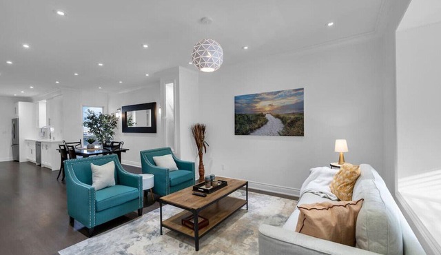 Amazing 4BR - 10 Minutes to Downtown - Free Parking