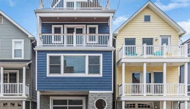Amazing 4BR Family Home - Beach Block - Game Room
