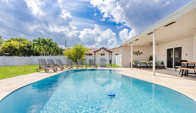 Amazing 5BR/3BA Villa Heated Pool near Hard Rock