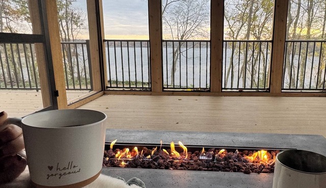 Amazing 6-bedroom Lakefront Home in Cassopolis, MI
