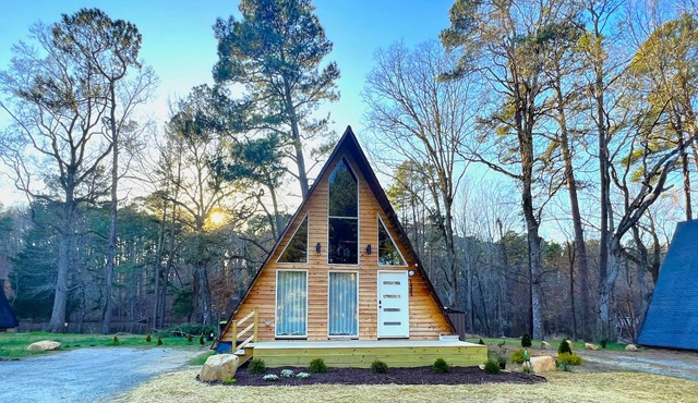 Amazing A-Frame cabin, luxury amenities. Weekly-monthly rental starts Sept 1.