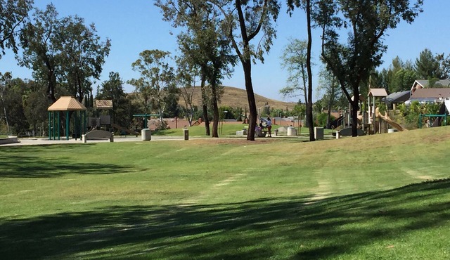 Amazing Amenities, Laguna Hills 3 Bedroom Beauty!