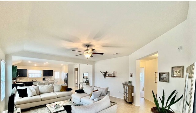 Amazing and Modern 4bedroom in SE Austinn
