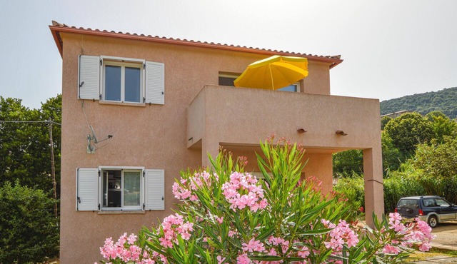 Amazing apartment in Petreto-Biccisano