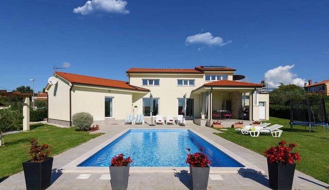 Amazing apartment in Kastelir-Labinci