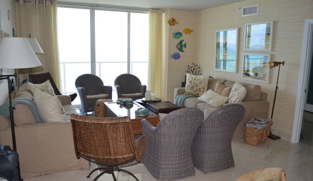 Amazing Apartment In The Best Area Of Miami, La Perla Unit 3703 STR #00082