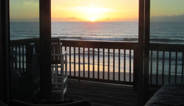 Amazing Apartment On the Beach