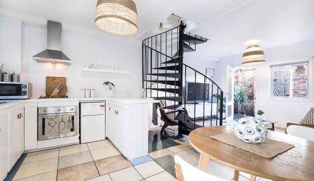 Amazing Apartment, Beautiful Location - FREE WIFI