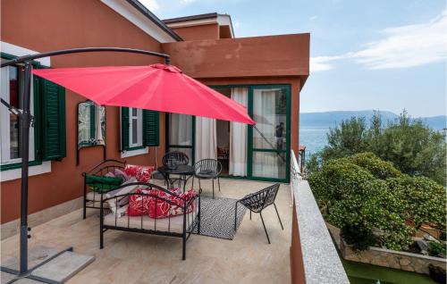 Amazing Apartment In Blace With House Sea View