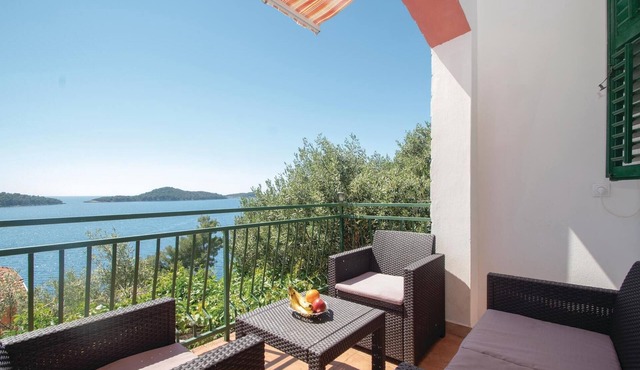 Amazing apartment in Blato