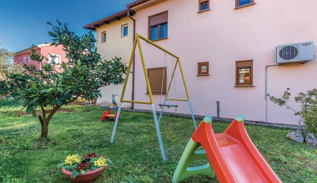 Amazing apartment in Fazana with WiFi