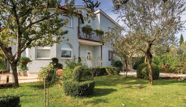 Amazing apartment in Fazana with WiFi