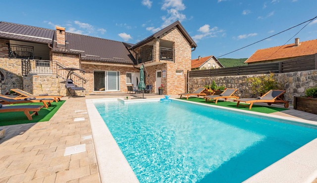 Amazing apartment in Gracac