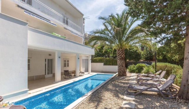 Amazing apartment in Makarska