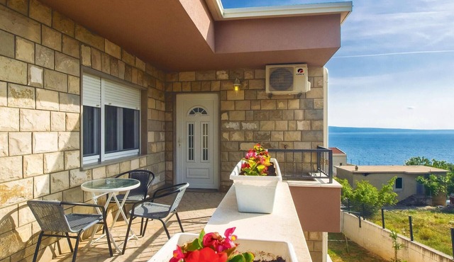 Amazing apartment in Mali Rat with house sea view