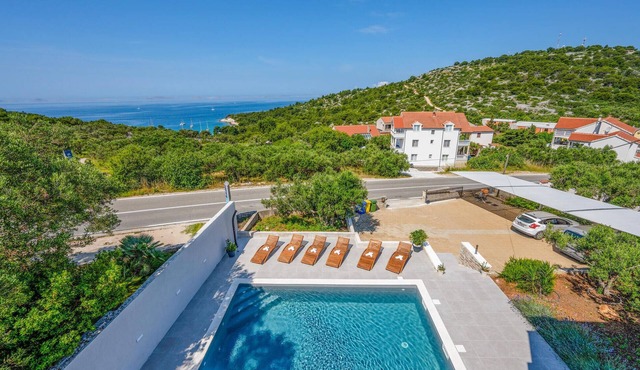 Amazing apartment in Murter with WiFi