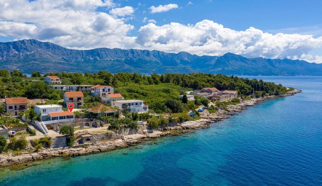 Amazing apartment in Sucuraj with house sea view