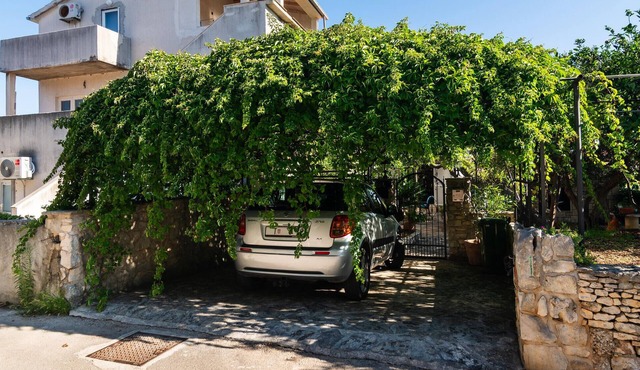 Amazing apartment in Supetar with WiFi