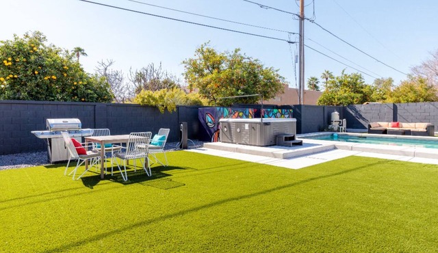 Amazing backyard wpool~Walk to Old Town Scottsdale