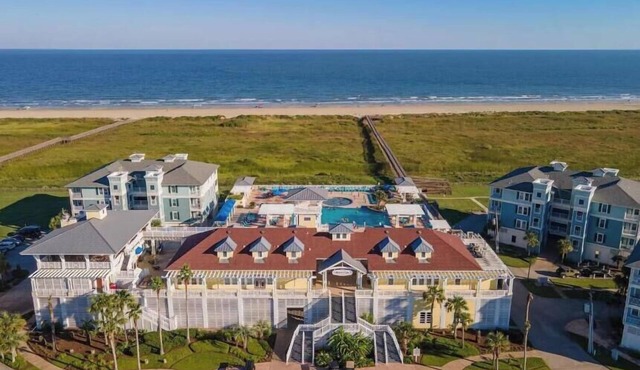 Amazing Beach Views From Porch/Beach Walk Over Steps Away/2 Pools & 2 Hot Tubs