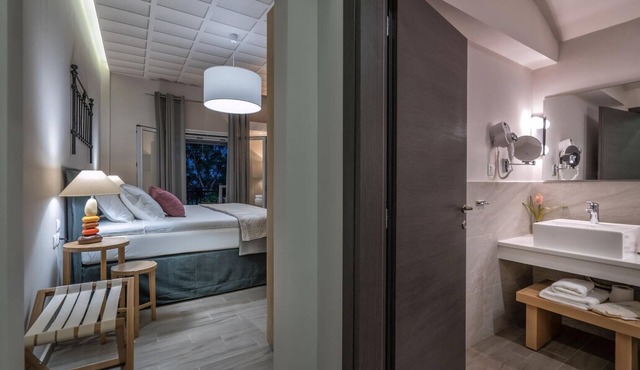 Amazing Beachfront Zakynthos Villa | 4 Bedrooms | Villa Rivazzurra