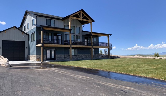 Amazing Bear Lake Cabin - Lake House - Moose Point w/Private Pickleball Court