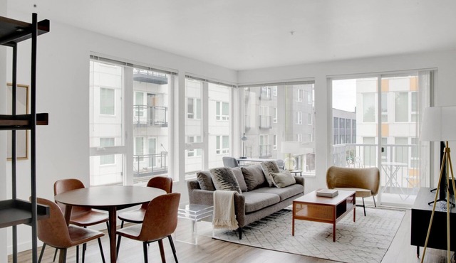 Amazing Bellevue 2BR w/Gym & W/D, near Spring District, by Blueground