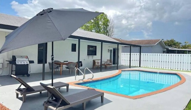 Amazing bohemian house with a pool in a very nice neighborhood