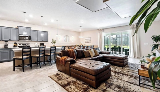 Amazing, Brand New 10BD/8BR for Up to 28 Guests