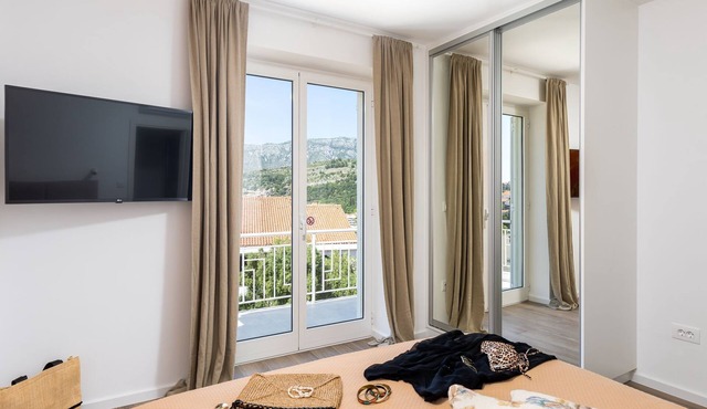 Amazing Brand New 3 Bedroom Villa & Pool House