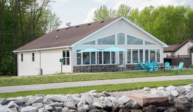 Amazing Buckeye Lake Getaway! Premium Location!