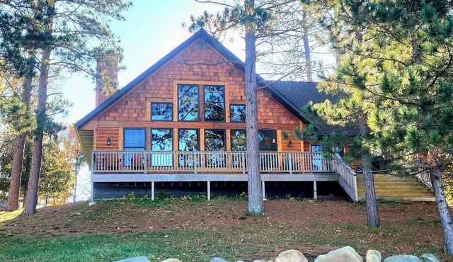 Amazing Cabin on Washburn Lake. Family friendly, gorgeous views, and fun for all