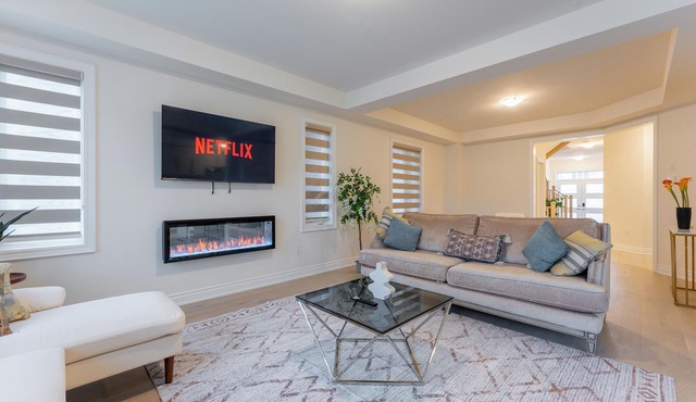 Amazing Cambridge Home ~ Relax & Unwind in Comfort