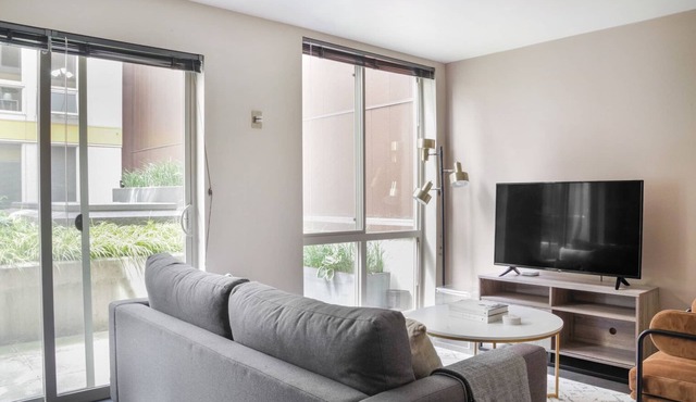 Amazing Capitol Hill Jr 1BR w/Gym, BBQ & Easy Commute, by Blueground