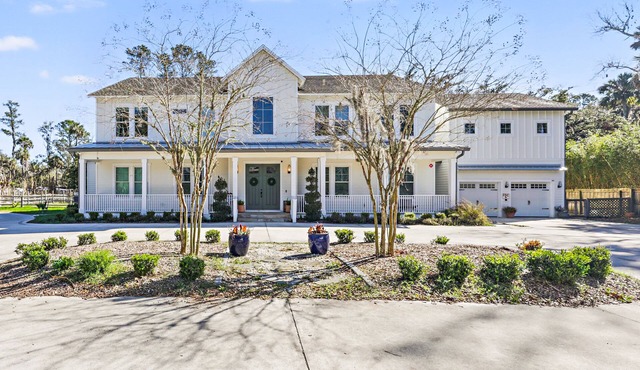 Amazing Coastal Farmhouse Retreat between Ocean & Intercoastal and close to TPC!