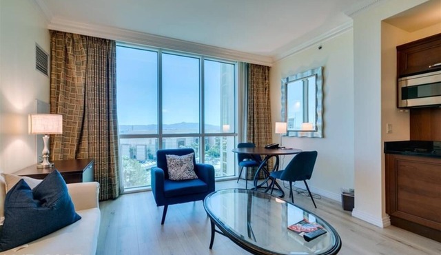 Amazing Condo on the Last Vegas strip with breathtaking mountain views and NO RESORT FEES!