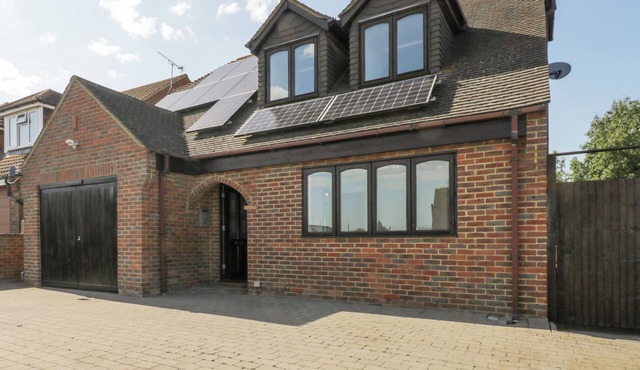 AMAZING COTTAGE, family friendly, country holiday cottage in Warden