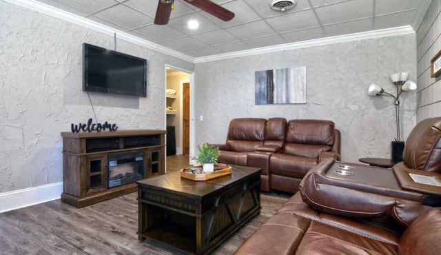 Amazing Cottage -Located on Blue Mile-Close to GSU