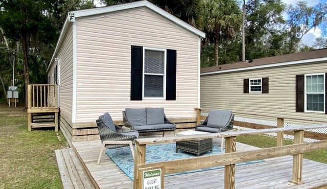 Amazing Cottage Surrounded by Trees in Dunnellon, Florida