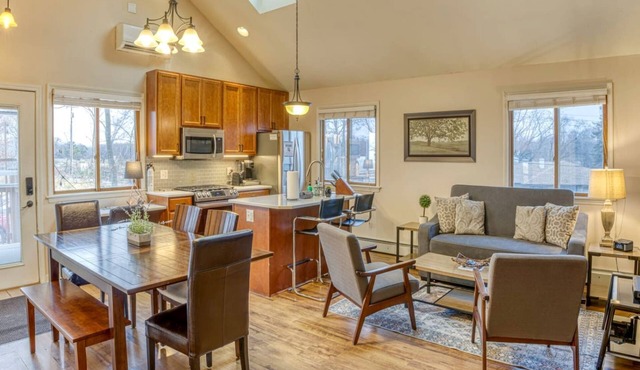 Amazing Cottage with Lake Access in Gary, Indiana