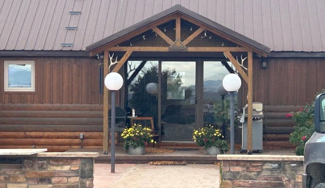 Amazing Country Farm in charming Del Norte perfect for large groups and families