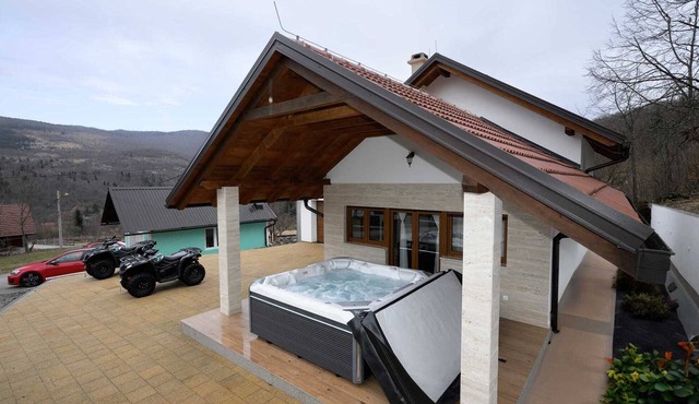 Amazing Country House Krasno with hot tub and quads