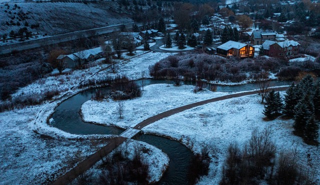 AmazinG Creek Side Mountain retreat - Brand NEW