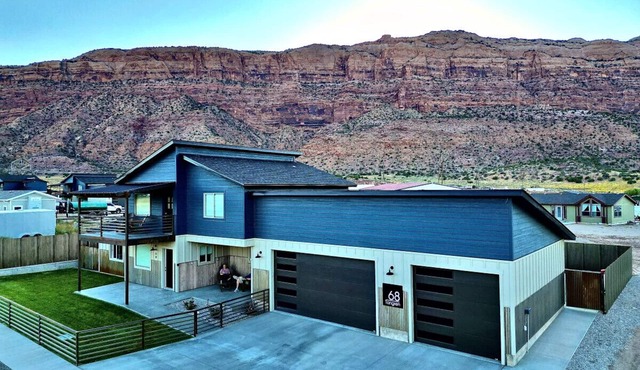 Amazing custom new home with modern amenities for a memorable and comfortable stay.