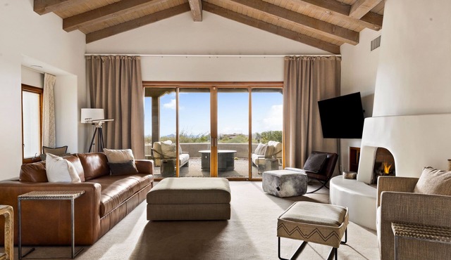 Amazing Desert Mountain Retreat 4300sq ft