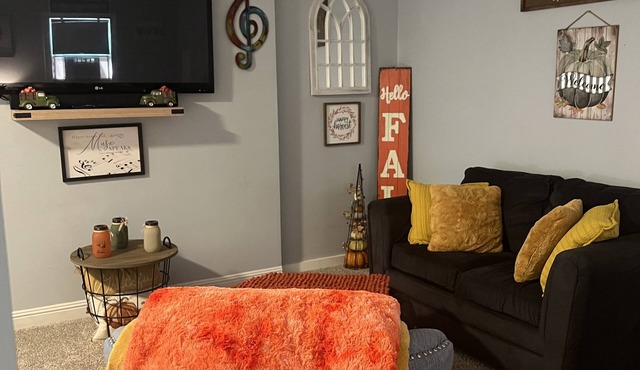 Amazing Detached Guest Suite close to everything
