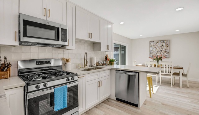 Amazing DisneyLand Remodeled Home 4 Family/Friends - Norwalk Disney