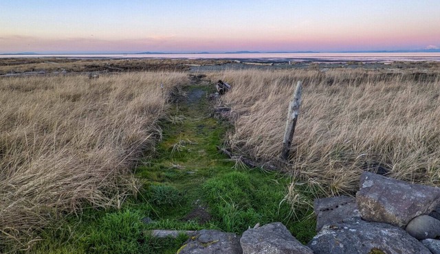 Amazing Duplex With Water & Mountain Views, Private Hot Tubs & Beach Access!